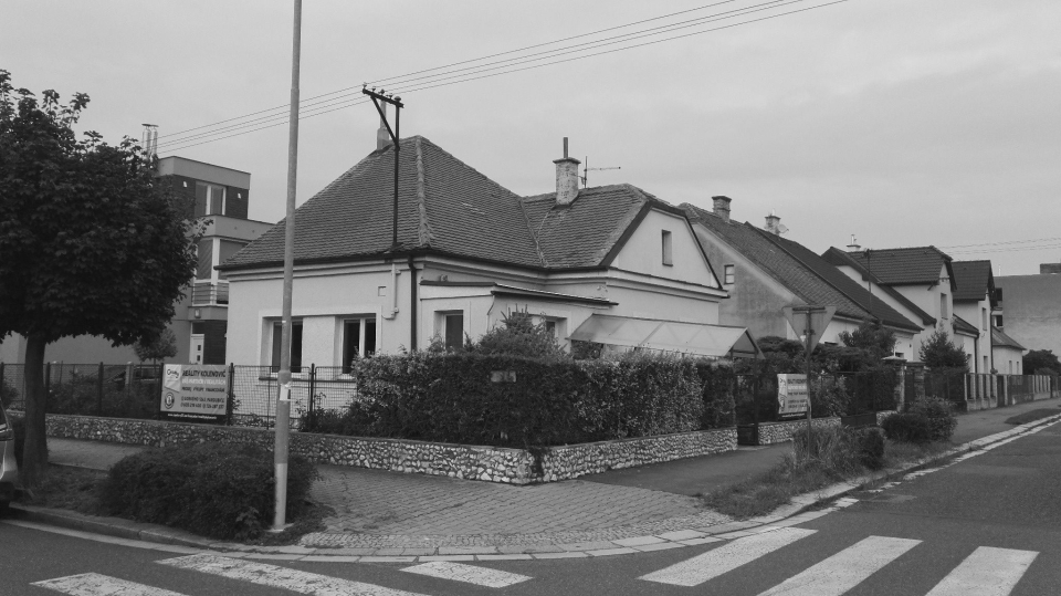 Fotografie původního stavu domu před rekonstrukcí.